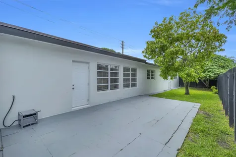 3262 Pierce Street Hollywood FL 33021
