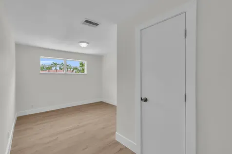 3262 Pierce Street Hollywood FL 33021