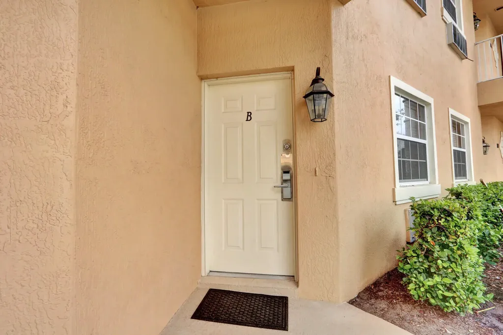 8319 Mulligan Circle Port St Lucie FL 34986
