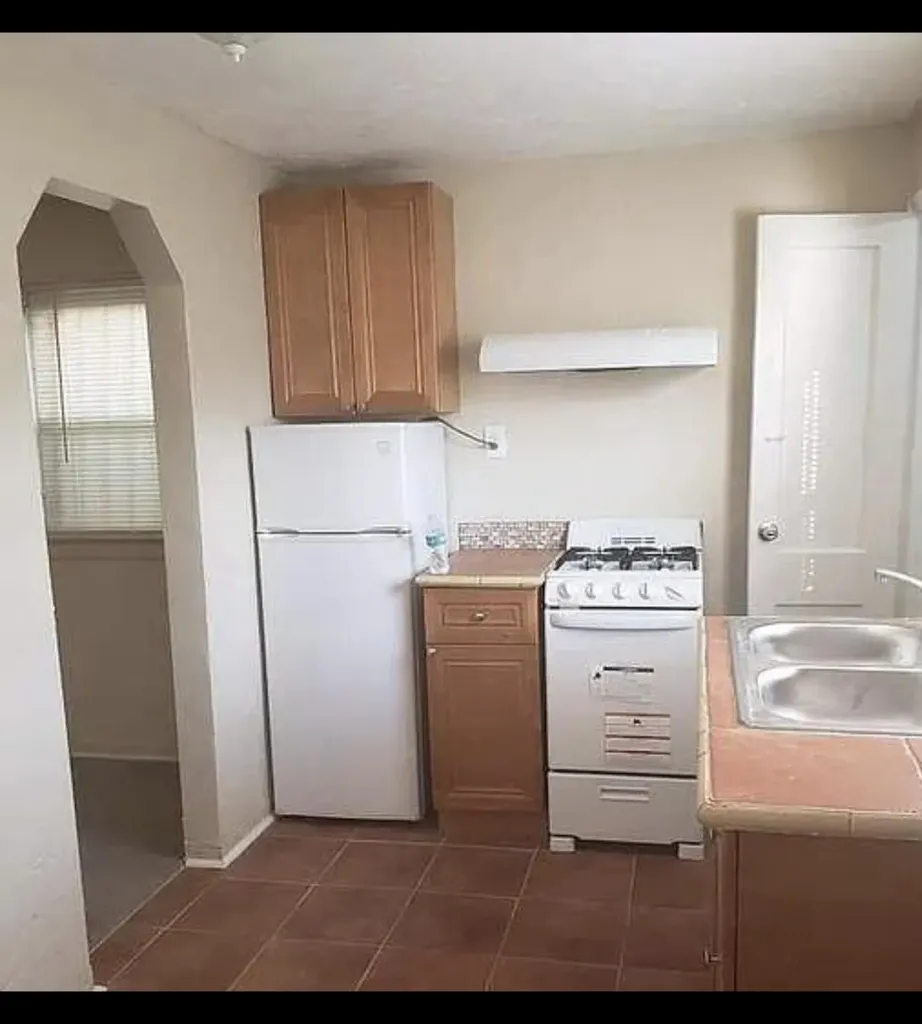 2490 NW 91st Street Miami FL 33147