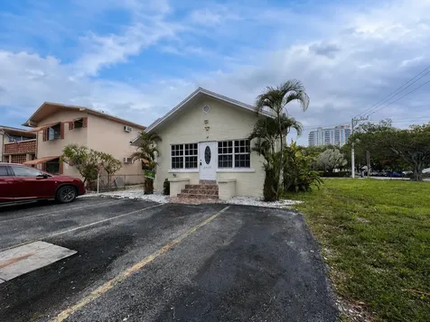 1905 Monroe Street Hollywood FL 33020