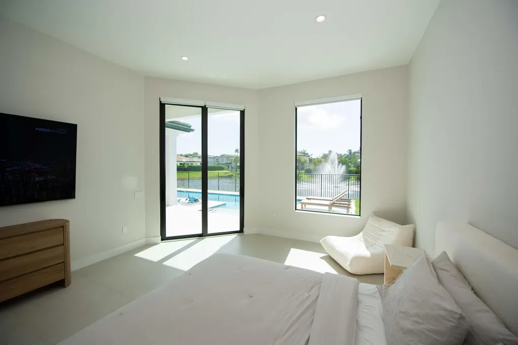 5746 Ashwood Circle W Hollywood FL 33312