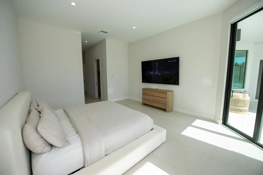 5746 Ashwood Circle W Hollywood FL 33312