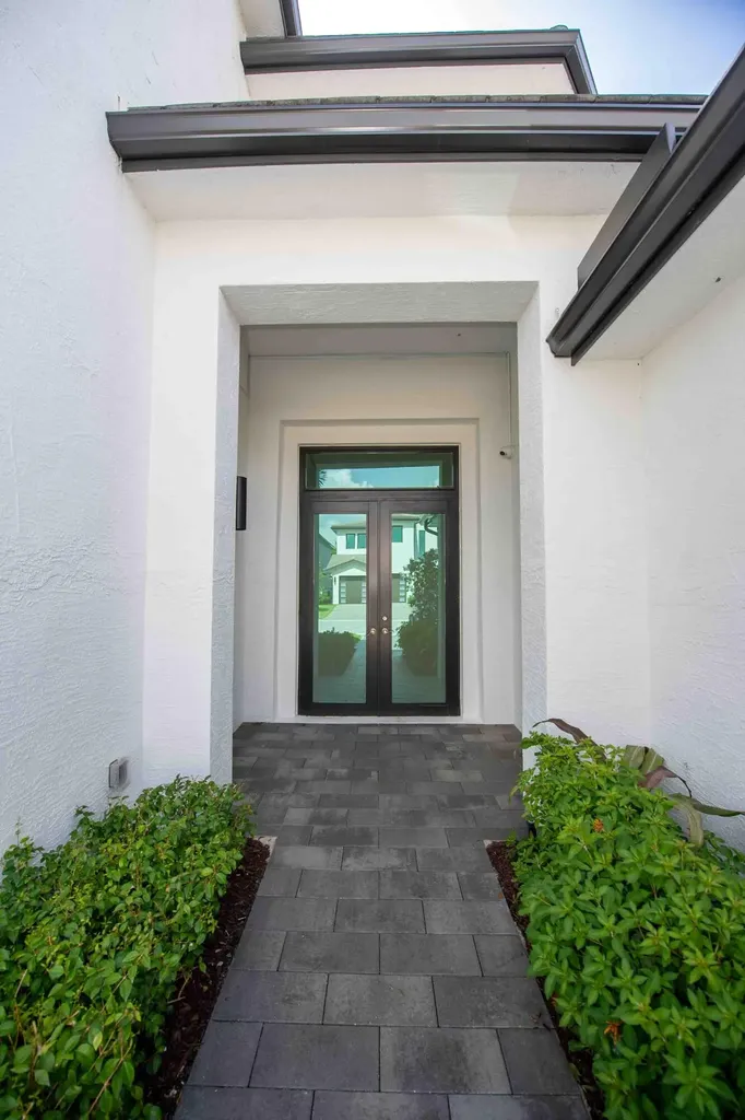 5746 Ashwood Circle W Hollywood FL 33312