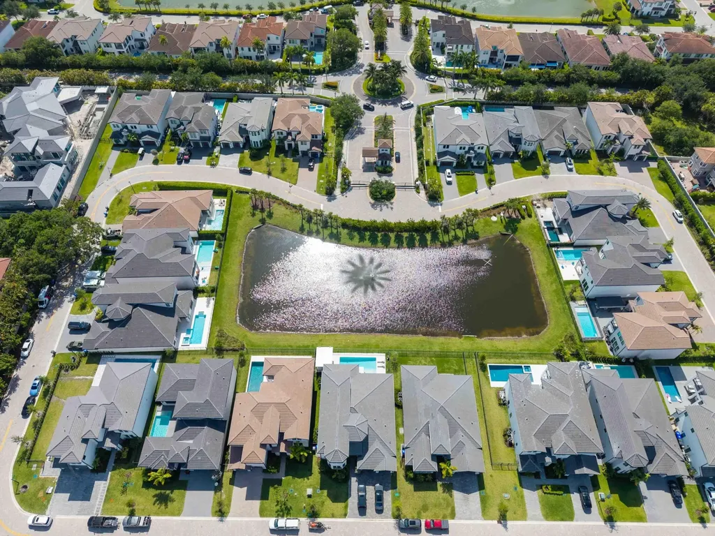 5746 Ashwood Circle W Hollywood FL 33312