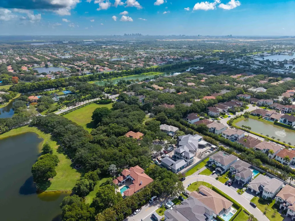 5746 Ashwood Circle W Hollywood FL 33312