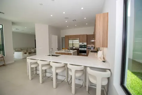 5746 Ashwood Circle W Hollywood FL 33312
