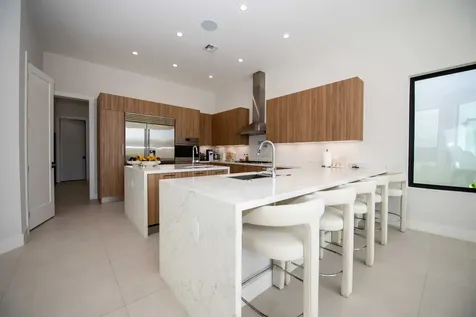 5746 Ashwood Circle W Hollywood FL 33312