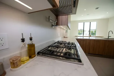 5746 Ashwood Circle W Hollywood FL 33312