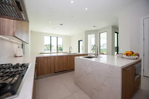 5746 Ashwood Circle W Hollywood FL 33312