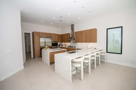5746 Ashwood Circle W Hollywood FL 33312