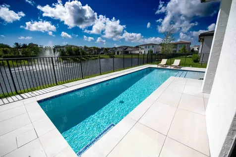 5746 Ashwood Circle W Hollywood FL 33312