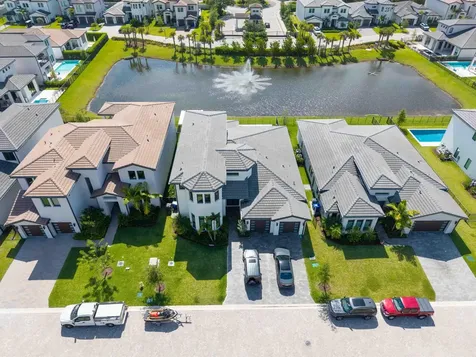 5746 Ashwood Circle W Hollywood FL 33312