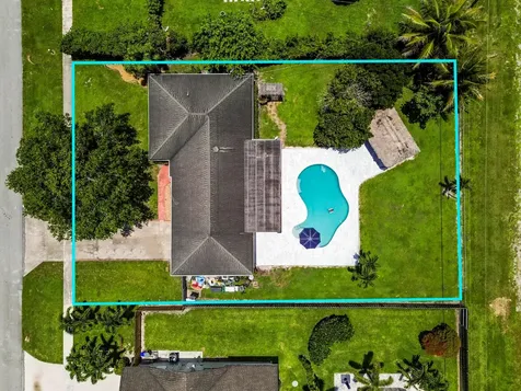 7635 Oakmont Drive Lake Worth FL 33467