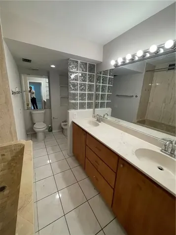 197 Lakeview Drive Weston FL 33326