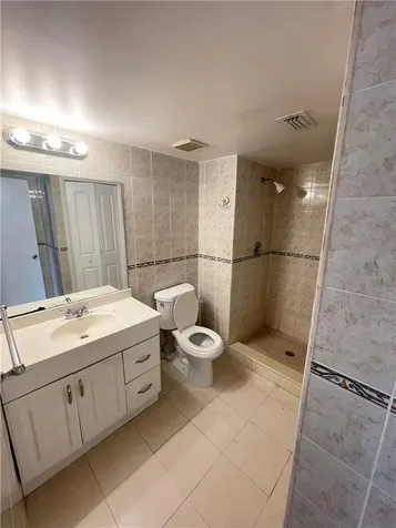 197 Lakeview Drive Weston FL 33326