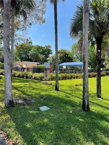 197 Lakeview Drive Weston FL 33326