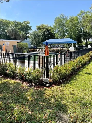 197 Lakeview Drive Weston FL 33326