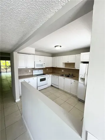 197 Lakeview Drive Weston FL 33326