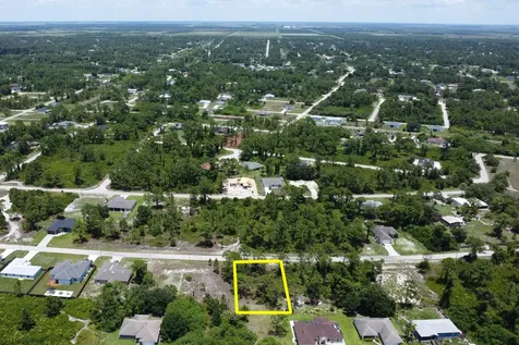 518 Cottonwood Avenue S Lehigh Acres FL 33974