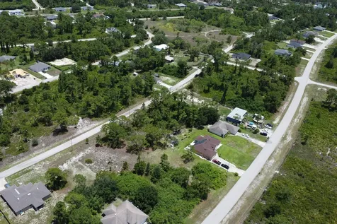 518 Cottonwood Avenue S Lehigh Acres FL 33974