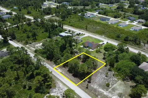 518 Cottonwood Avenue S Lehigh Acres FL 33974
