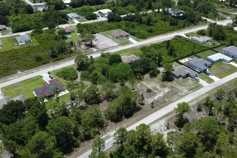 518 Cottonwood Avenue S Lehigh Acres FL 33974