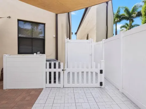 4822 NW 56th Court Tamarac FL 33319
