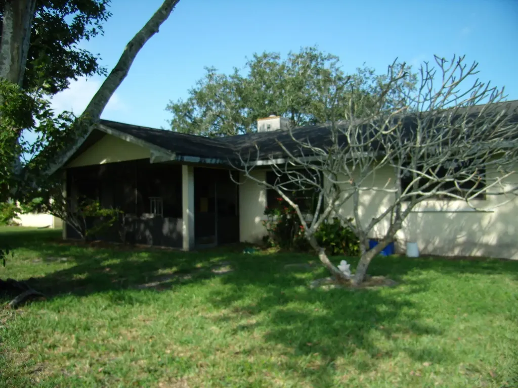 2415 SE Shipping Road Port St Lucie FL 34952
