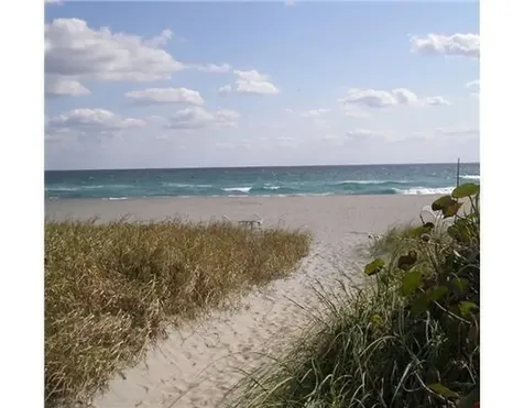 825 Egret Circle Delray Beach FL 33444