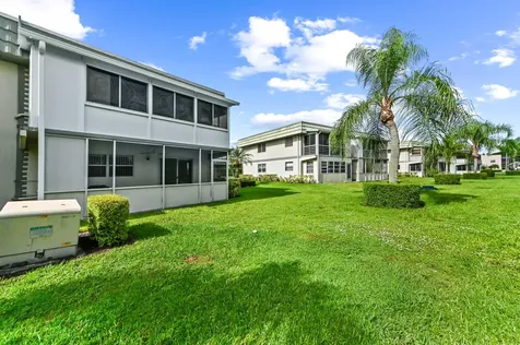 205 Flanders E Delray Beach FL 33484