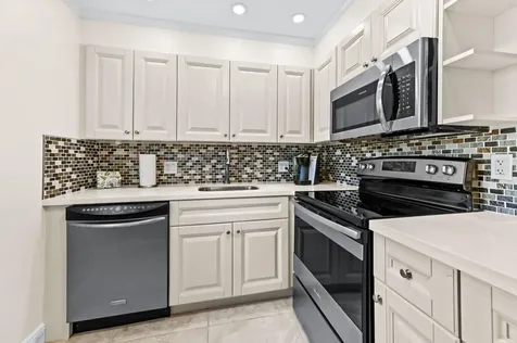 205 Flanders E Delray Beach FL 33484