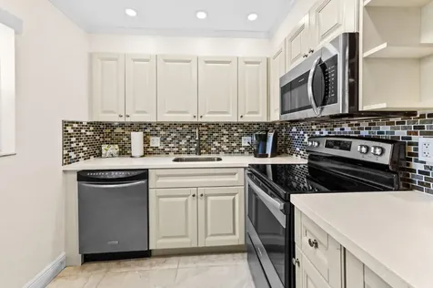 205 Flanders E Delray Beach FL 33484
