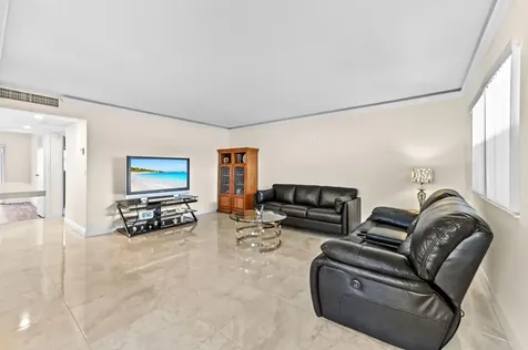 205 Flanders E Delray Beach FL 33484