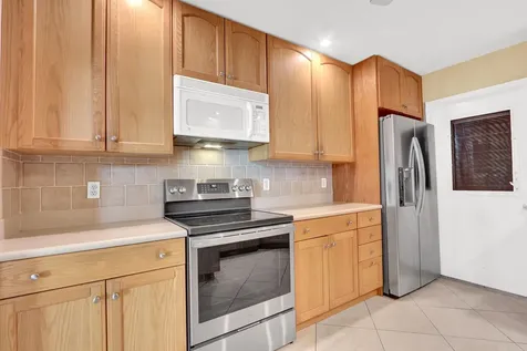 13 Ironwood Way N Palm Beach Gardens FL 33418