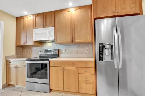 13 Ironwood Way N Palm Beach Gardens FL 33418