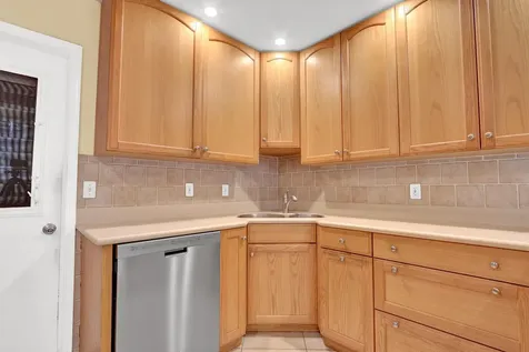 13 Ironwood Way N Palm Beach Gardens FL 33418
