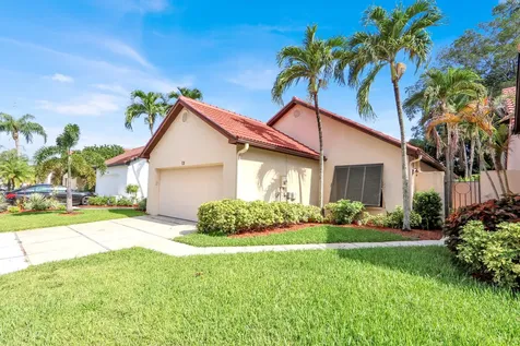 13 Ironwood Way N Palm Beach Gardens FL 33418