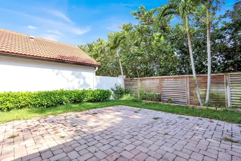 13 Ironwood Way N Palm Beach Gardens FL 33418