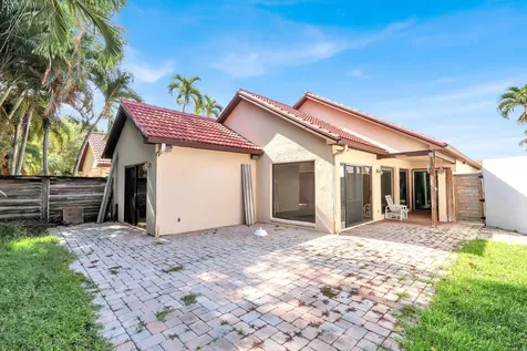 13 Ironwood Way N Palm Beach Gardens FL 33418