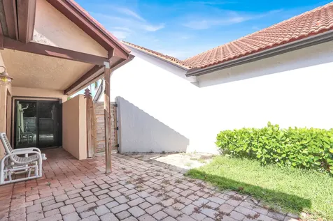 13 Ironwood Way N Palm Beach Gardens FL 33418