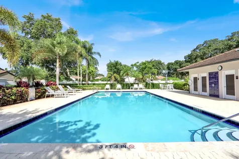 13 Ironwood Way N Palm Beach Gardens FL 33418