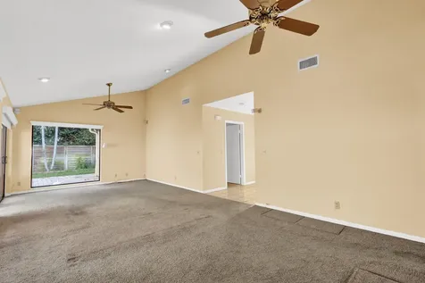 13 Ironwood Way N Palm Beach Gardens FL 33418