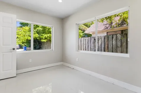 1519-1521 NW 8th Avenue Fort Lauderdale FL 33311