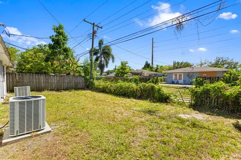 1519-1521 NW 8th Avenue Fort Lauderdale FL 33311