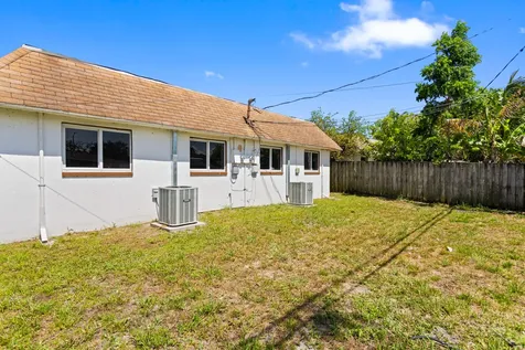 1519-1521 NW 8th Avenue Fort Lauderdale FL 33311