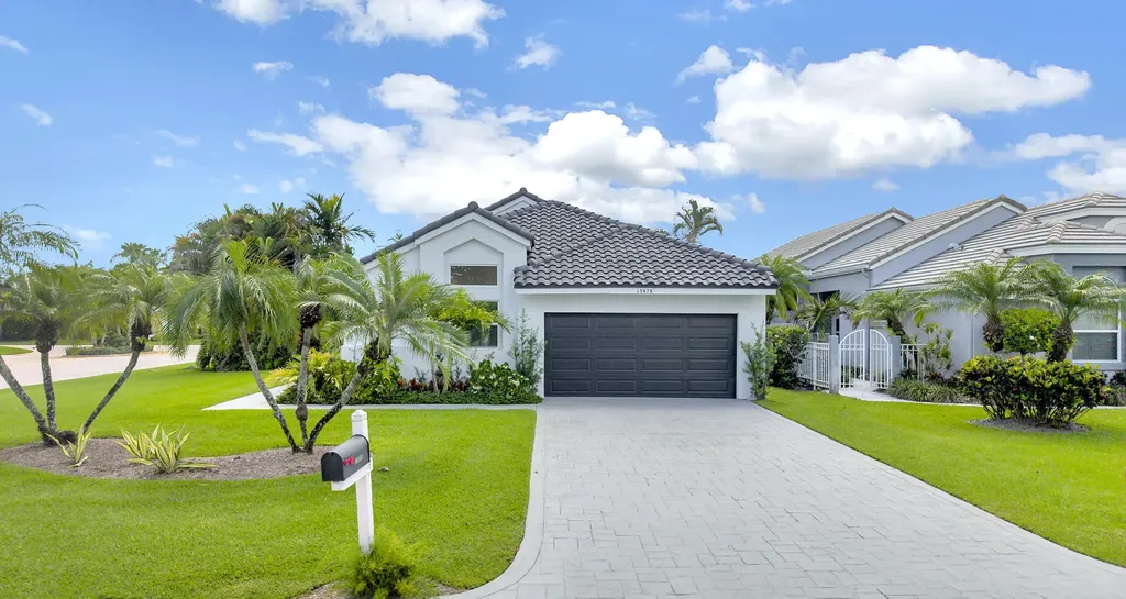 13878 Palm Grove Place Palm Beach Gardens FL 33418