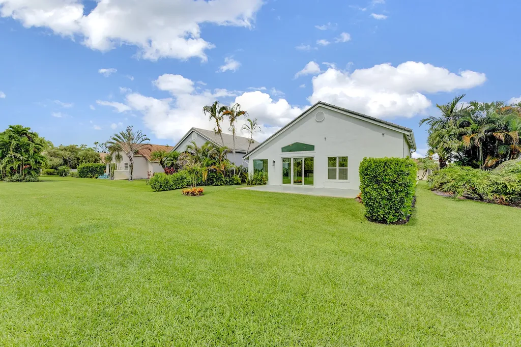 13878 Palm Grove Place Palm Beach Gardens FL 33418