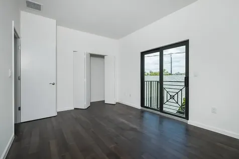 1036 NE 33rd Street Oakland Park FL 33334