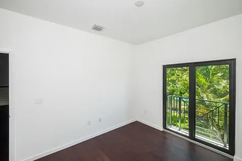 1036 NE 33rd Street Oakland Park FL 33334